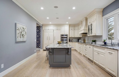 Southwest Calgary House | The Ravine Luxury Retreat