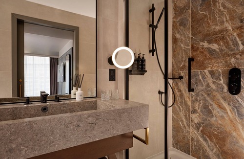 Manchester City Centre Hotel | The Reach at Piccadilly, Manchester, a Tribute Portfolio Hotel
