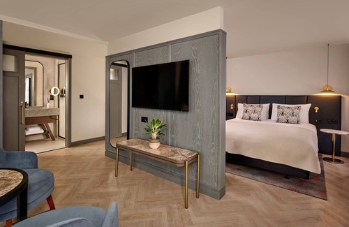 Manchester City Centre Hotel | The Reach at Piccadilly, Manchester, a Tribute Portfolio Hotel
