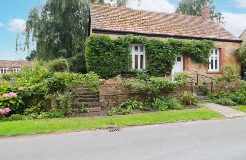 Hinton St. George House | THE READING ROOM, pet friendly, with open fire in Hinton St George
