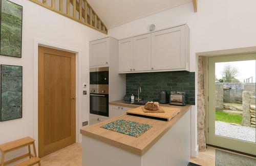 Helford Passage Cottage | The Reading Room