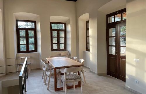Leonidio Villa | The Red Cliffs Villa