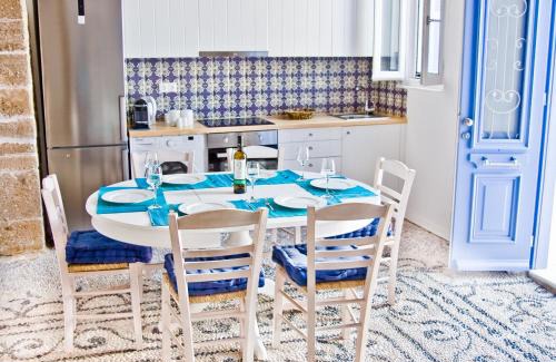 Kallithea House | The red door in Koskinou