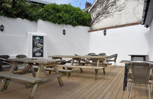 Cardigan Bed & Breakfast | The Red Lion