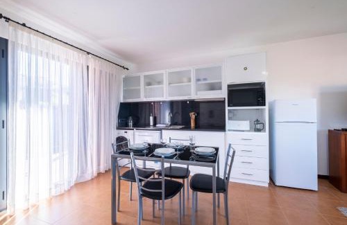 Arco da Calheta Apartment | The Red Nest by GALMI