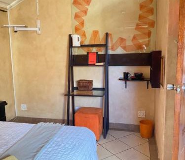 Phalaborwa Apartment | The Red room Serengeti sands