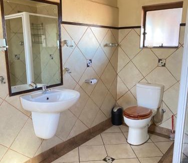 Phalaborwa Apartment | The Red room Serengeti sands