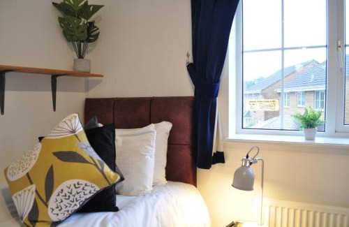 Swindon House | The RedBridge House