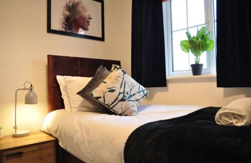 Swindon House | The RedBridge House