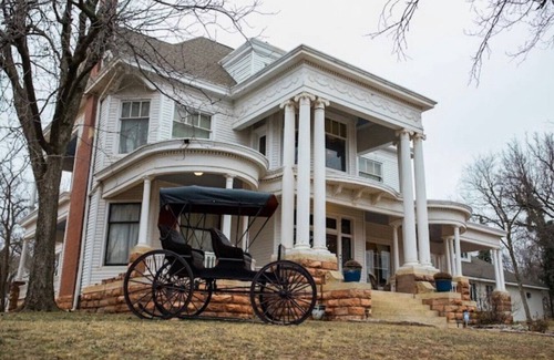 Guthrie Bed & Breakfast | The Redbud Room at The Judges Chambers