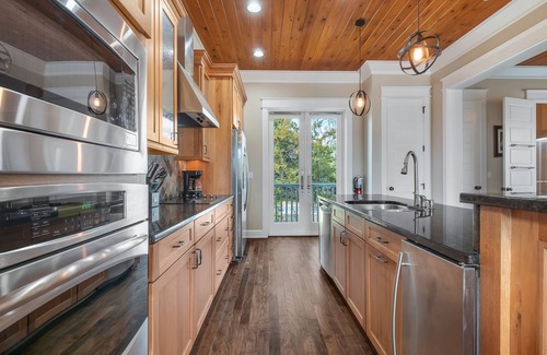 Steinhatchee House | The Redfish-Sleeps 10, walk to Sea Hag Marina