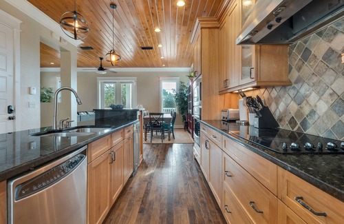 Steinhatchee House | The Redfish-Sleeps 10, walk to Sea Hag Marina