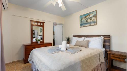 Rincon Apartment | The Reef 1 walking disntance to Steps Beach