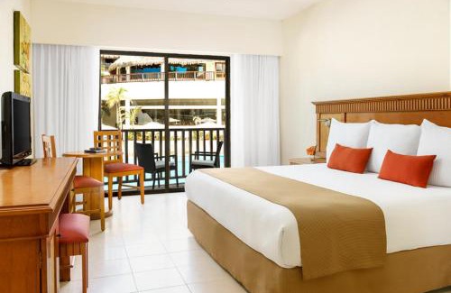 Zazil-ha Resort | The Reef Coco Beach Resort & Spa- Optional All Inclusive