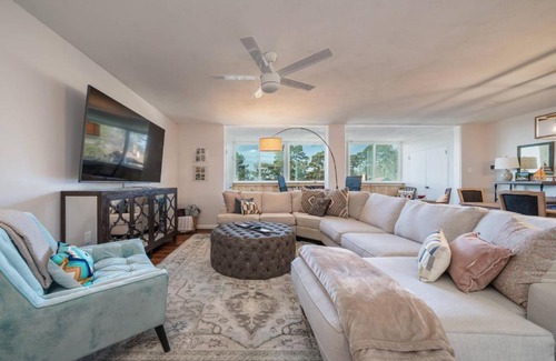 Mid America House | The Regal Beagle - Beacon Manor