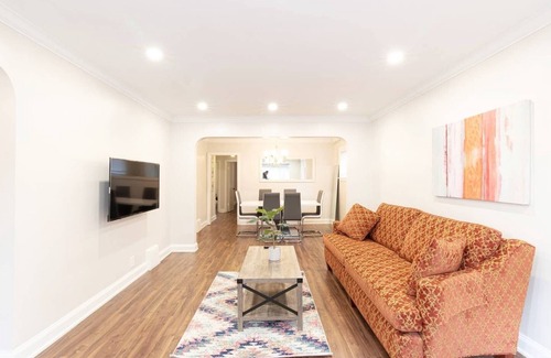 Clanton Park House | The Regal House [3 Bdrms|1 Bath]