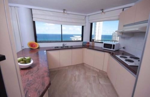 Surfers Paradise Apartment | The Regent Apartments
