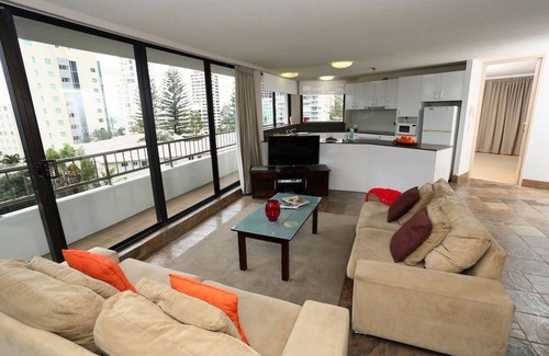 Surfers Paradise Apartment | The Regent Apartments