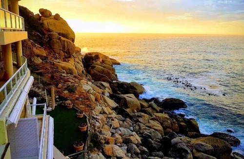 Bantry Bay Apartment | The relaxing Bantry Bay Heaven duplex apartment.
