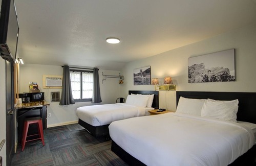 Hill City Hotel | The Relaxing Creekside