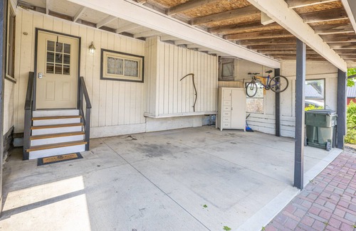 Winesburg House | The remarkably preserved and spacious Chestnut Log House was built in 1829.