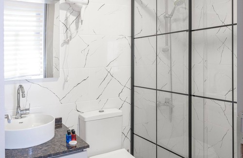Taksim Hotel | The Rent Tent Suite 23