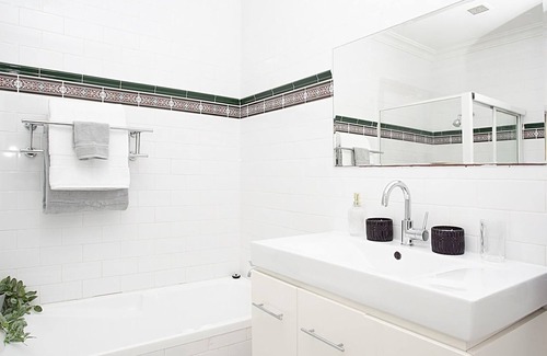 Alexandria House | The Renwick House in Cosmopolitan Alexandria