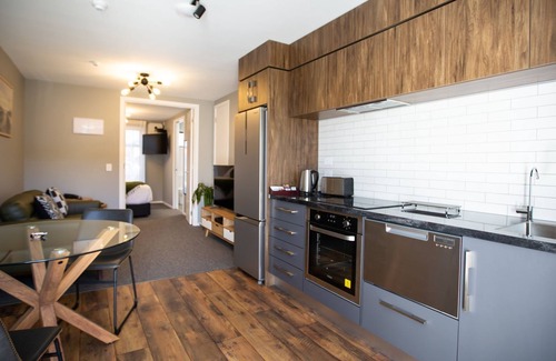 Fitzroy Apartment | The Residence Apartment 9 50 Sky