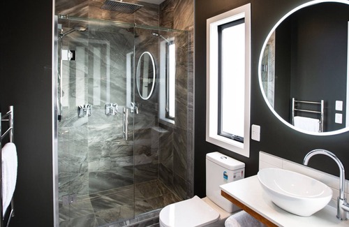 Fitzroy Apartment | The Residence Apartment Two with Spa Bath