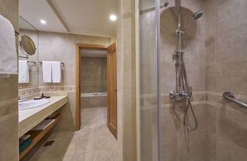 Sao Martinho Hotel | The Residence at Vila Porto Mare