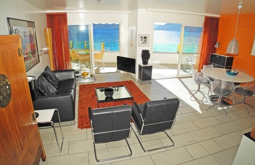 Ronco sopra Ascona Apartment | The Residenza Acapulco is a stylish 3.5-room apartment located in the Apartm
