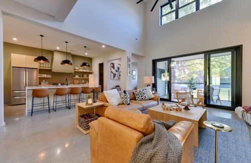 Mount Mourne House | The Retreat at Lake Norman Boat Dock and Pool!
