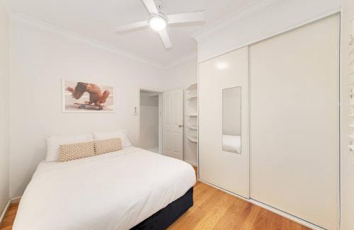 Bondi Beach Apartment | The Retreat : Beachfront View + Parking