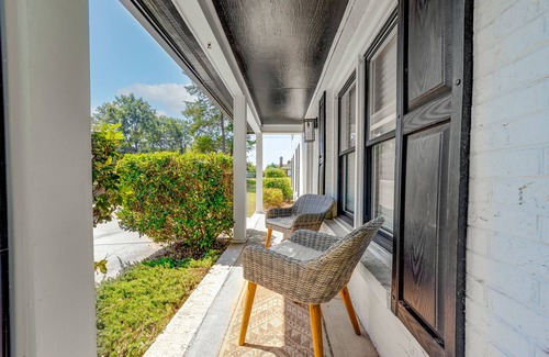 Wessex Square House | The Retreat by SouthPark- Spacious 3-Bedroom Near Shopping & Dining in SouthPark