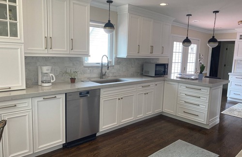 Morrison House | 'The Retreat' sleeps 12– with mountain view, modern huge kitchen on 15 acres