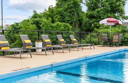 Branson Theater District Hotel | The Retro Hotel