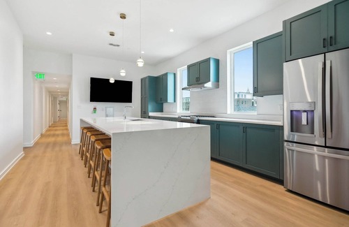 Faubourg Lafayette Apartment | The Revelry| Bayou Escape | 9 bd 5 ba w/Pool near FQ