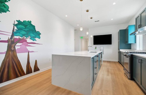 Faubourg Lafayette Apartment | The Revelry| Bayou Escape | 9 bd 5 ba w/Pool near FQ