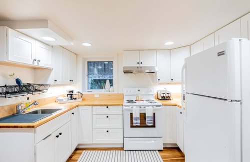 Belmont Apartment | The Rex!