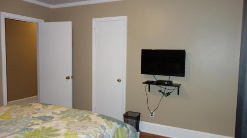 Charlotte Apartment | The Right Side Duplex