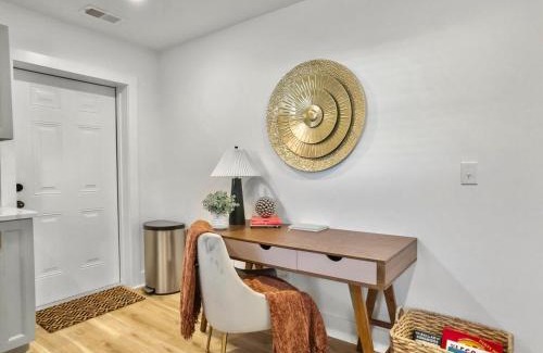 North Charleston House | The Riley Classy & Close to Charleston