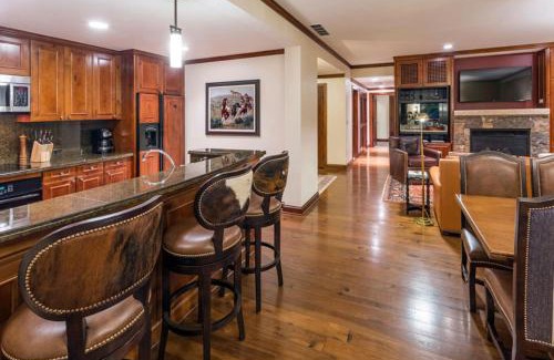 Aspen House | The Ritz-Carlton, 3BR Residence 2310: Ski-in/Ski-out Resort in Aspen w/Mountain/Town view