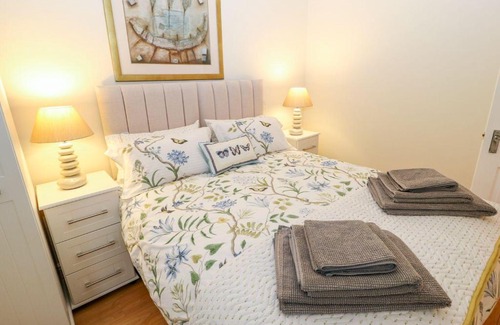 Todmorden Apartment | The River Appartment