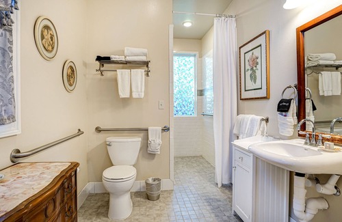 Healdsburg Bed & Breakfast | The River Belle Inn