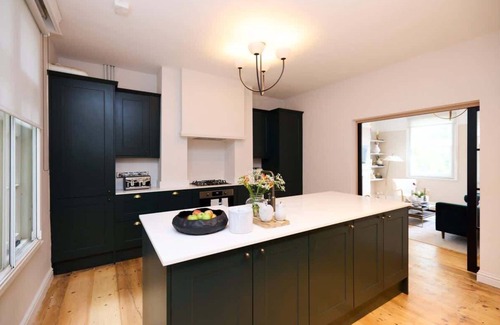 Arbury House | The River Cam Hideaway - Fabulous 6 Bdr House