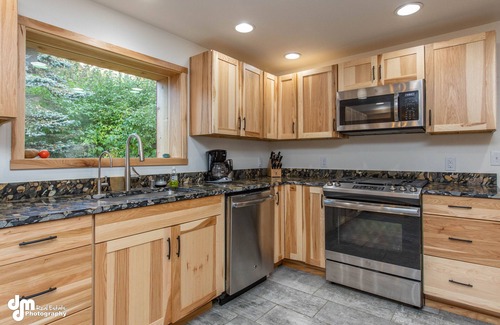 Cooper Landing House | The River House - Private 1.6 acre Upper Kenai Riverfront Home - Cooper Landing