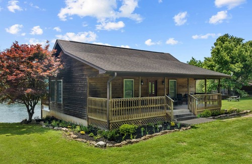 Mountain Home Cabin | The River Lodge at Rim Shoals