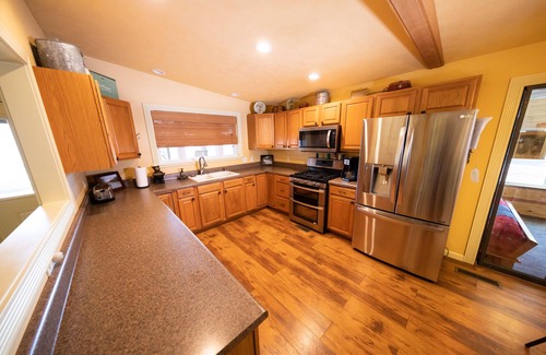 Buffalo City Cabin | The River Villa - Rileys Outfitter