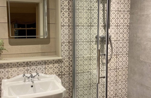 Lechlade Hotel | The Riverside Inn