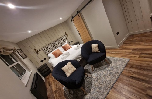 Lechlade Hotel | The Riverside Inn